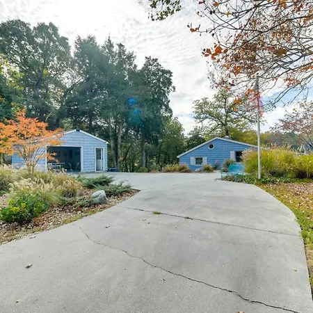 Waterfront Topping Vacation Home With Boat Dock!
